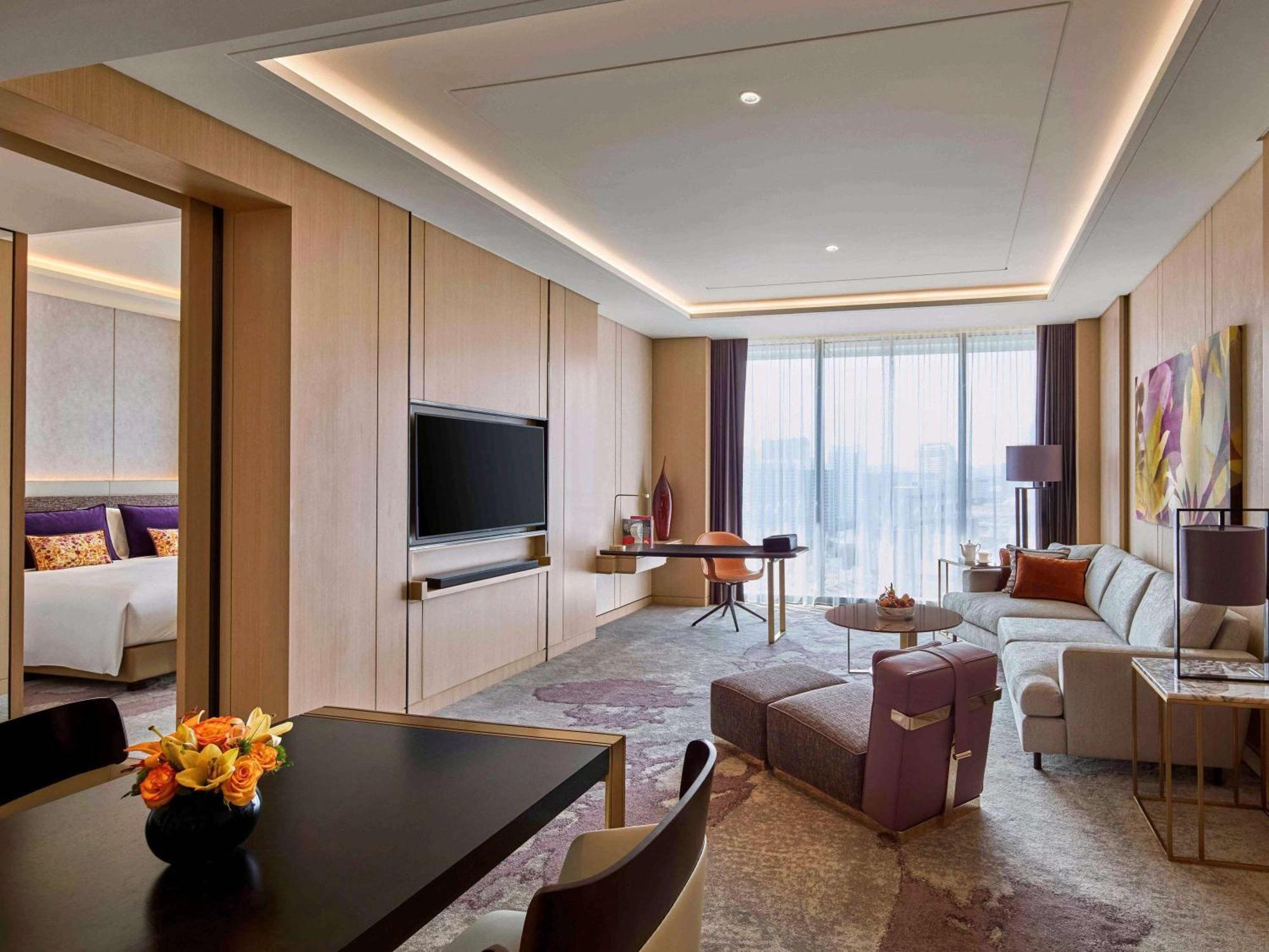 Sofitel Singapore City Centre Exterior photo