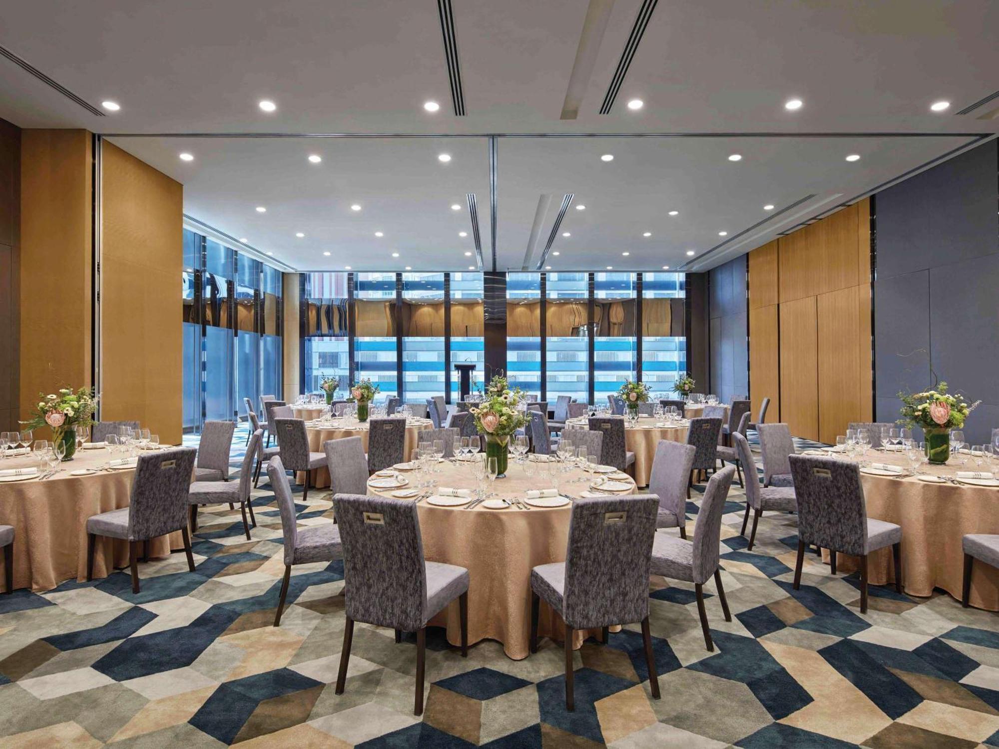 Sofitel Singapore City Centre Exterior photo